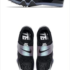 Nike Men's Black and Silver Athletic Shoes